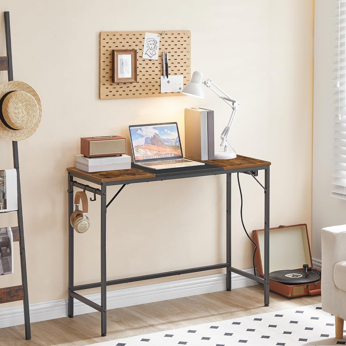 Computer Desk, Home Office Desk with Power Outlet, Modern Study