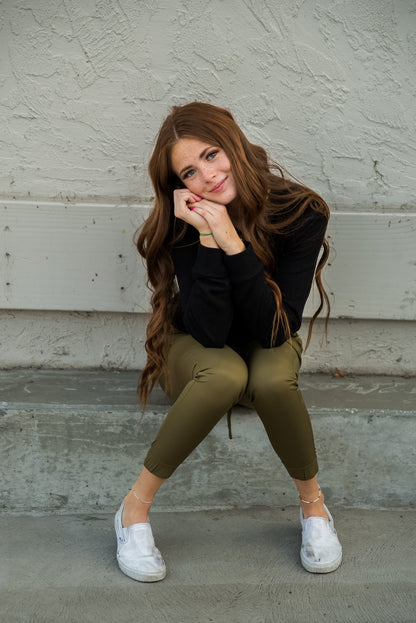 DT UPTOWN Lightweight Joggers in Olive Green