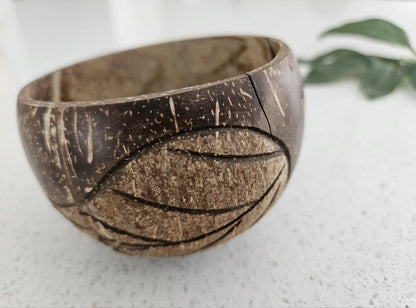 QToys Australia (USA) Leaf Patterned Coconut Bowl