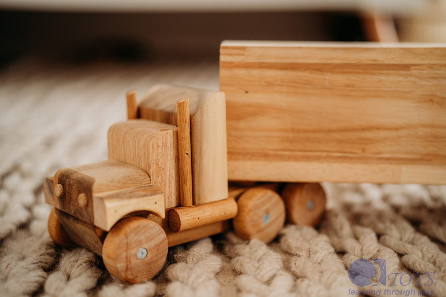 QToys Australia (USA) Cargo Truck