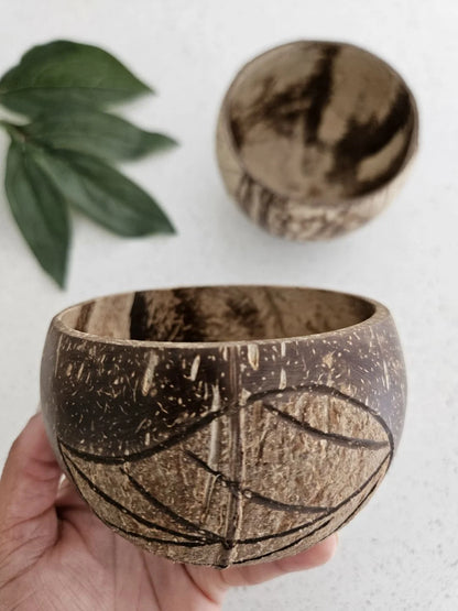 QToys Australia (USA) Leaf Patterned Coconut Bowl